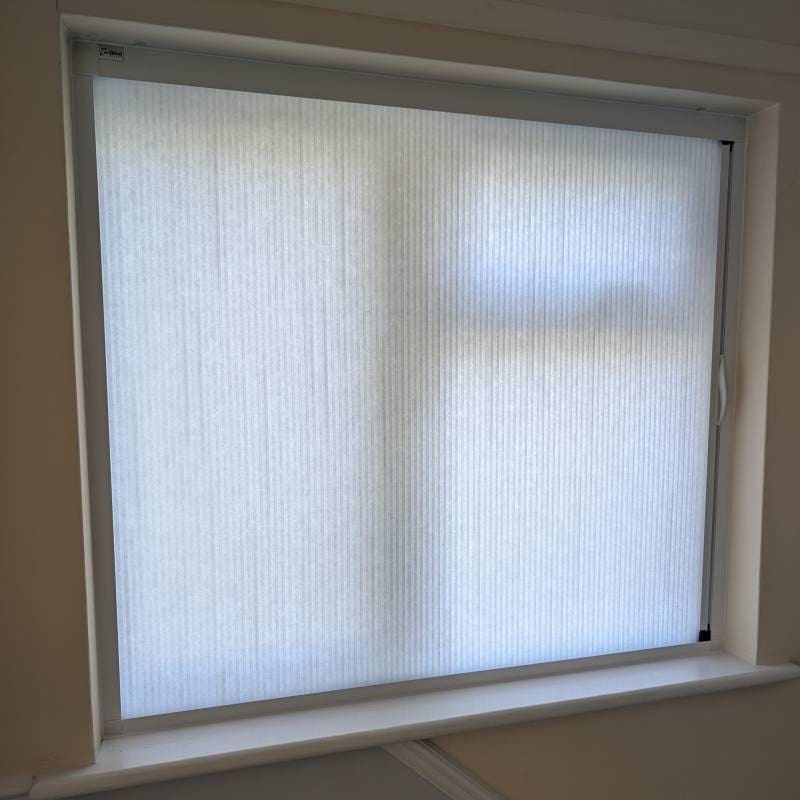 Blackout blindscreen in white.